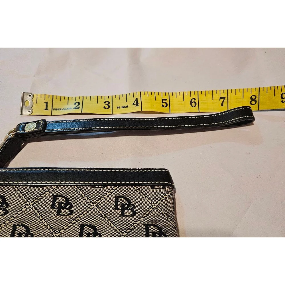Dooney & Bourke this pre